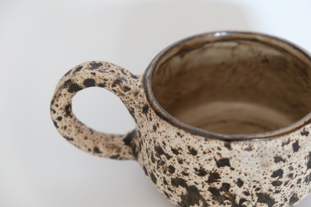 Hearth Mug in Weathered Cream