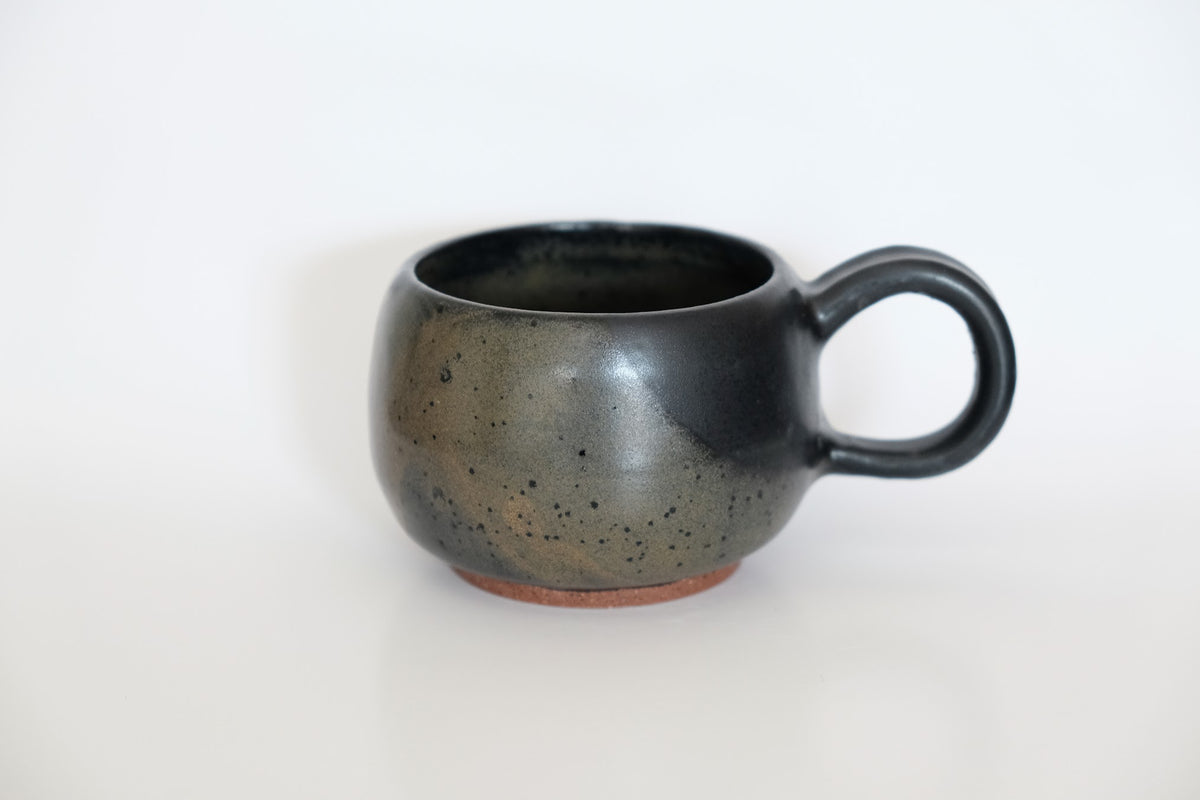 Hearth Mug in Obsidian & Iron Dust