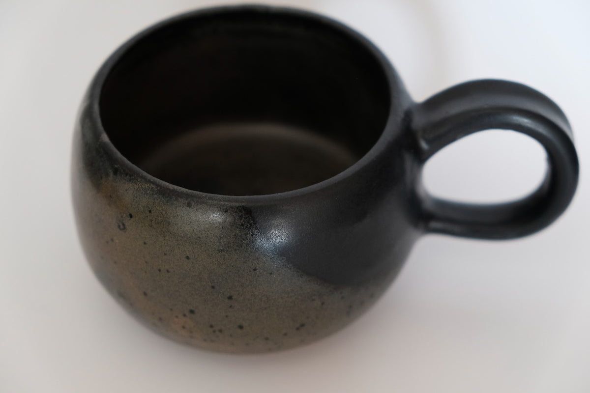 Hearth Mug in Obsidian & Iron Dust